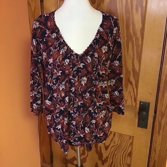 Lucky Floral boho V neck top - Picture 5 of 12